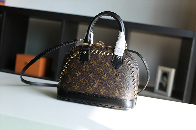 I W Fashion Lu-Vi bags - 8265