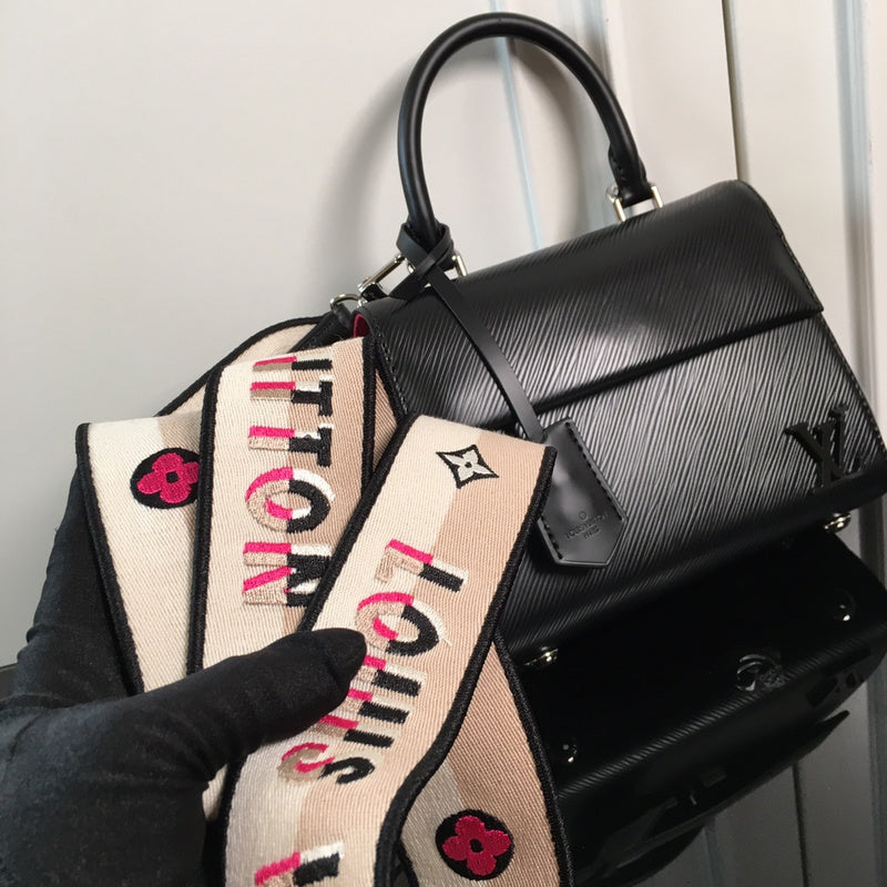 I W Fashion Lu-Vi bags - 17100