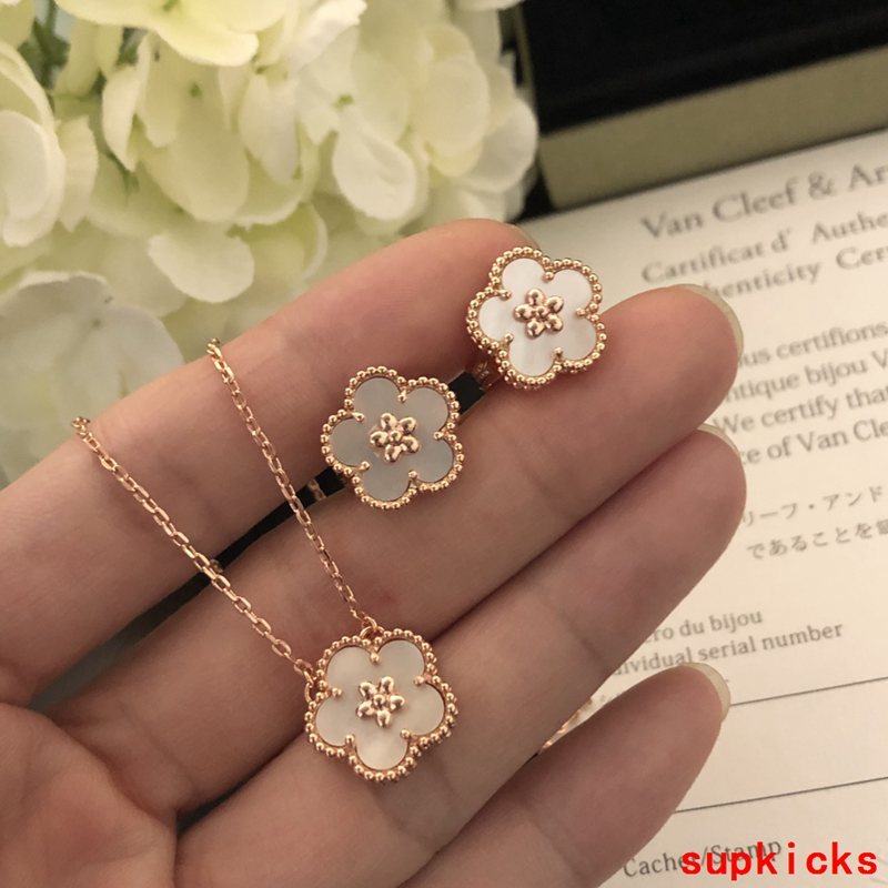 Van Cleef & Arples Jewelry