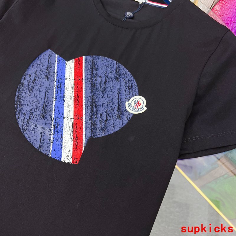 Moncler Luxury Cloth