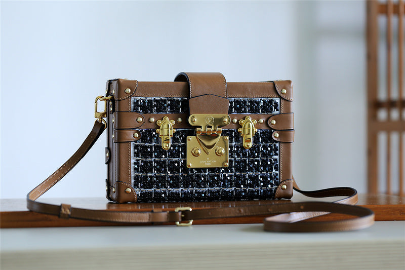 I W Fashion Lu-Vi bags - 8225