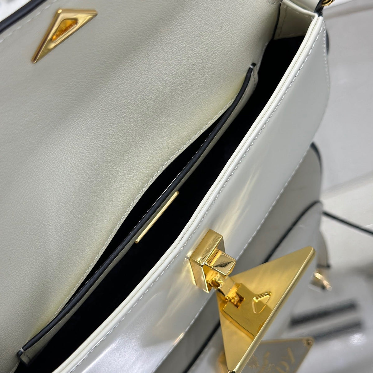 PD SHOULDER BAG