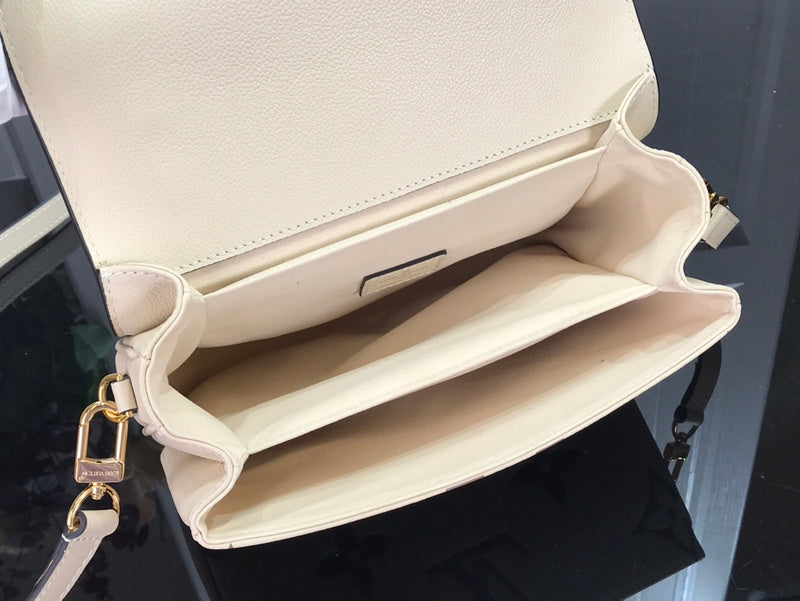 I W Fashion Lu-Vi bags - 17633