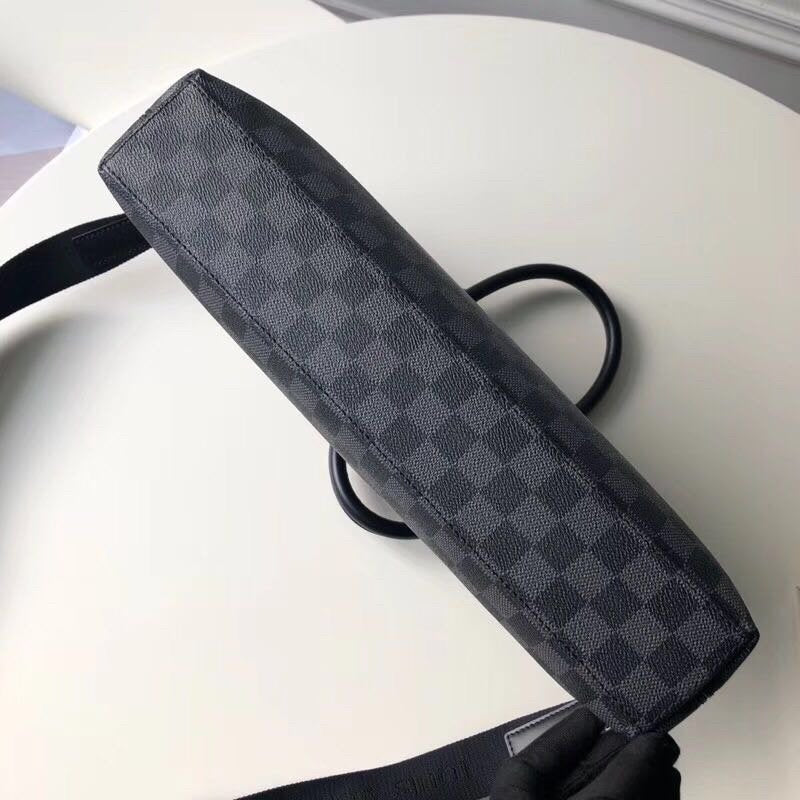 I W Fashion Lu-Vi bags - 17781