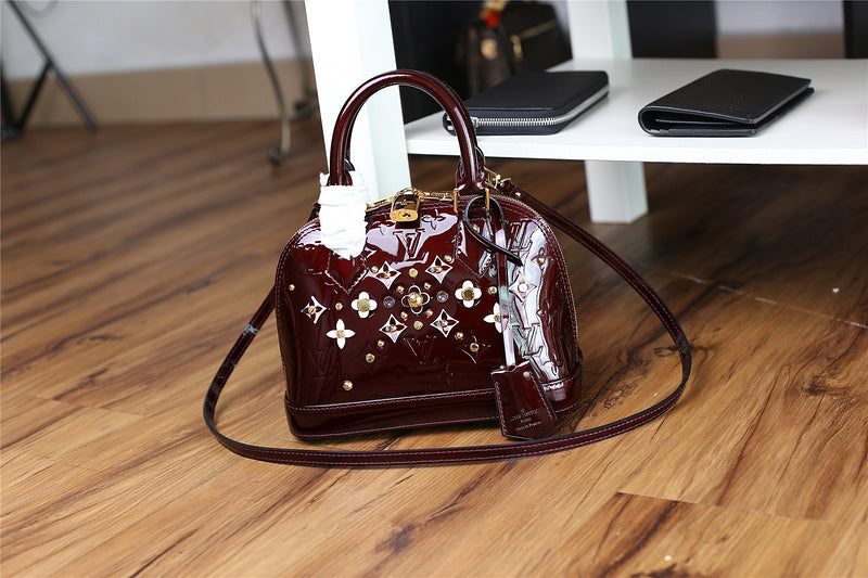 I W Fashion Lu-Vi bags - 8264
