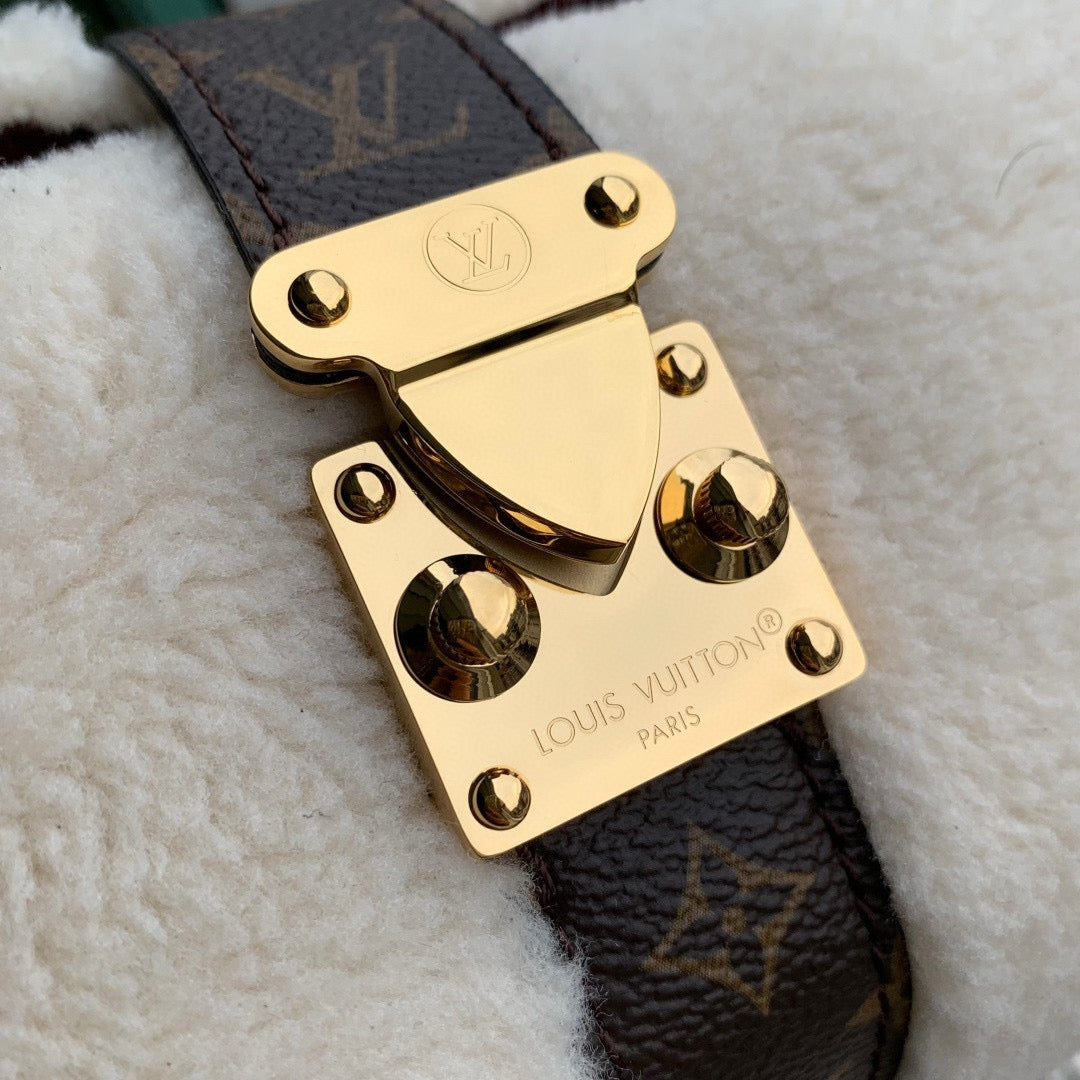LOU POCHETTE MIA BAG