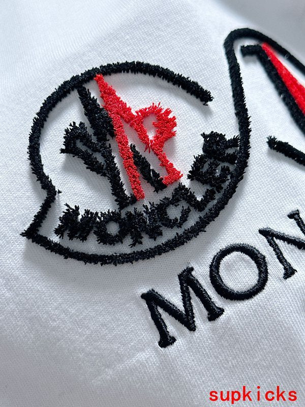 Moncler Luxury Cloth