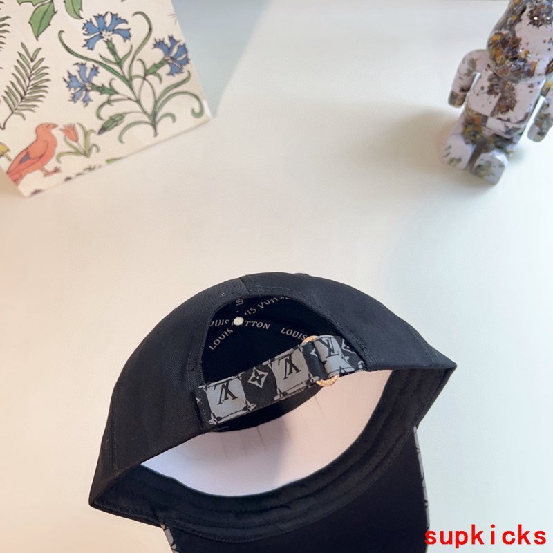 Louis Vuitton Luxury Cap