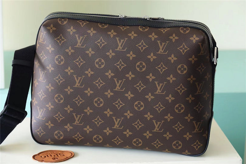 I W Fashion Lu-Vi bags - 9989