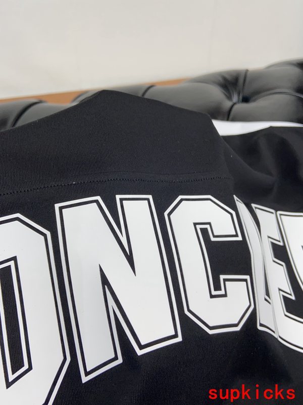 Moncler Luxury Cloth