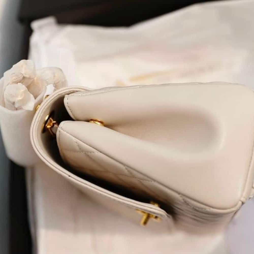 CC COCO MARK FLAP BAG WHITE 22CM