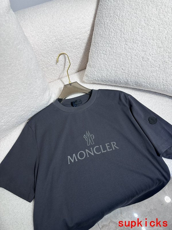 Moncler Luxury Cloth