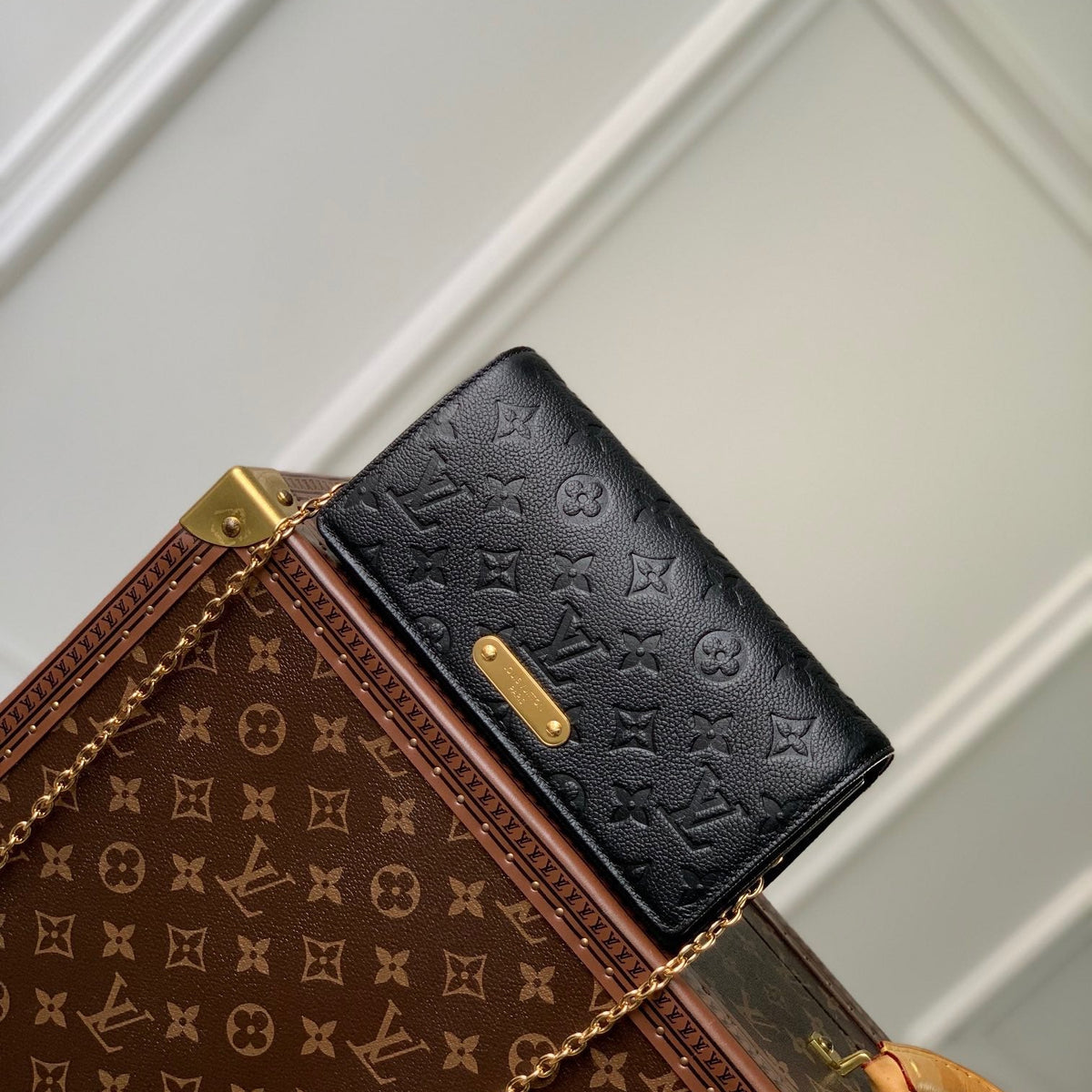 LOU LILY WALLET ON CHAIN