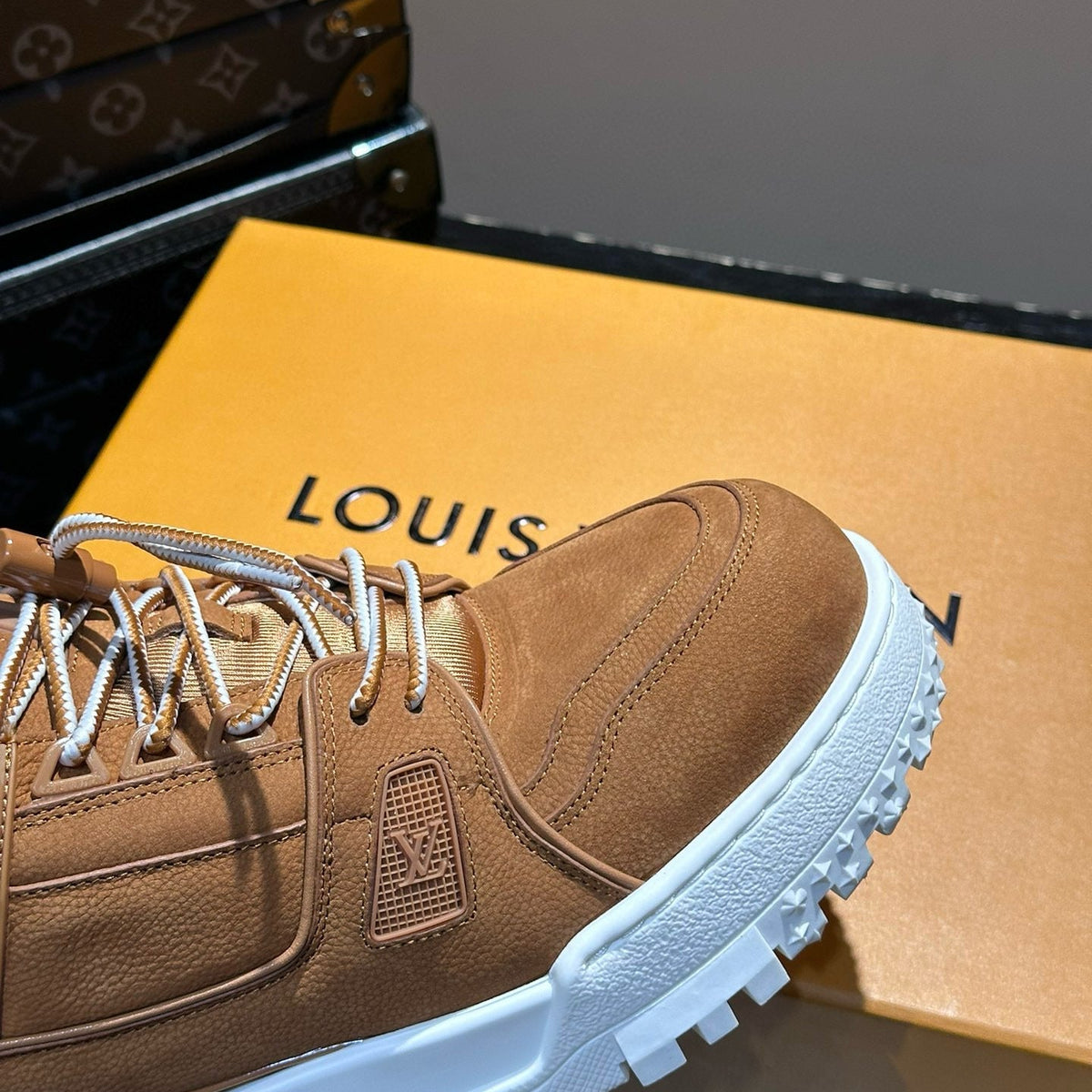 LOU TRAINERS