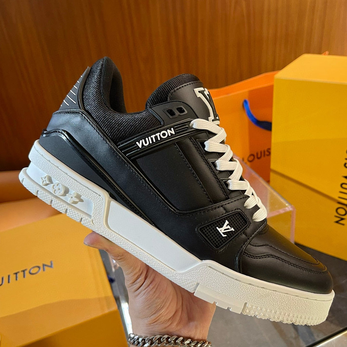 LOU TRAINERS