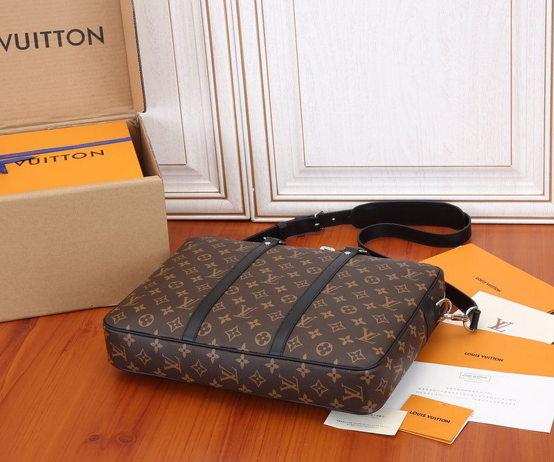 I W Fashion Lu-Vi bags - 17695