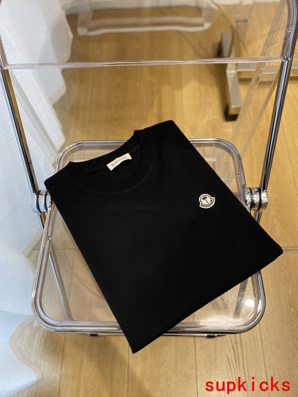 Moncler Luxury Cloth