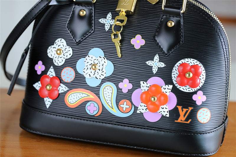 I W Fashion Lu-Vi bags - 8256