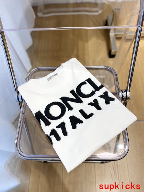 Moncler Luxury Cloth