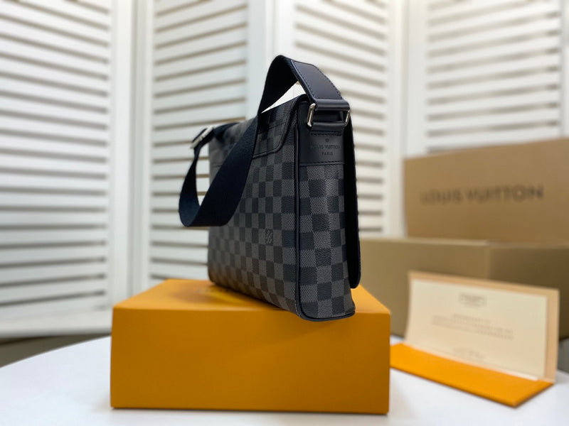 I W Fashion Lu-Vi bags - 17652