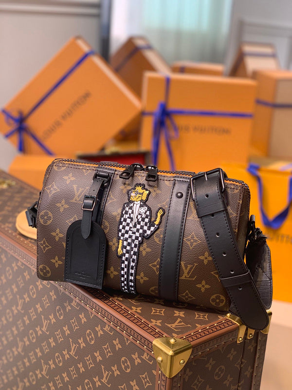 I W Fashion Lu-Vi bags - 17040