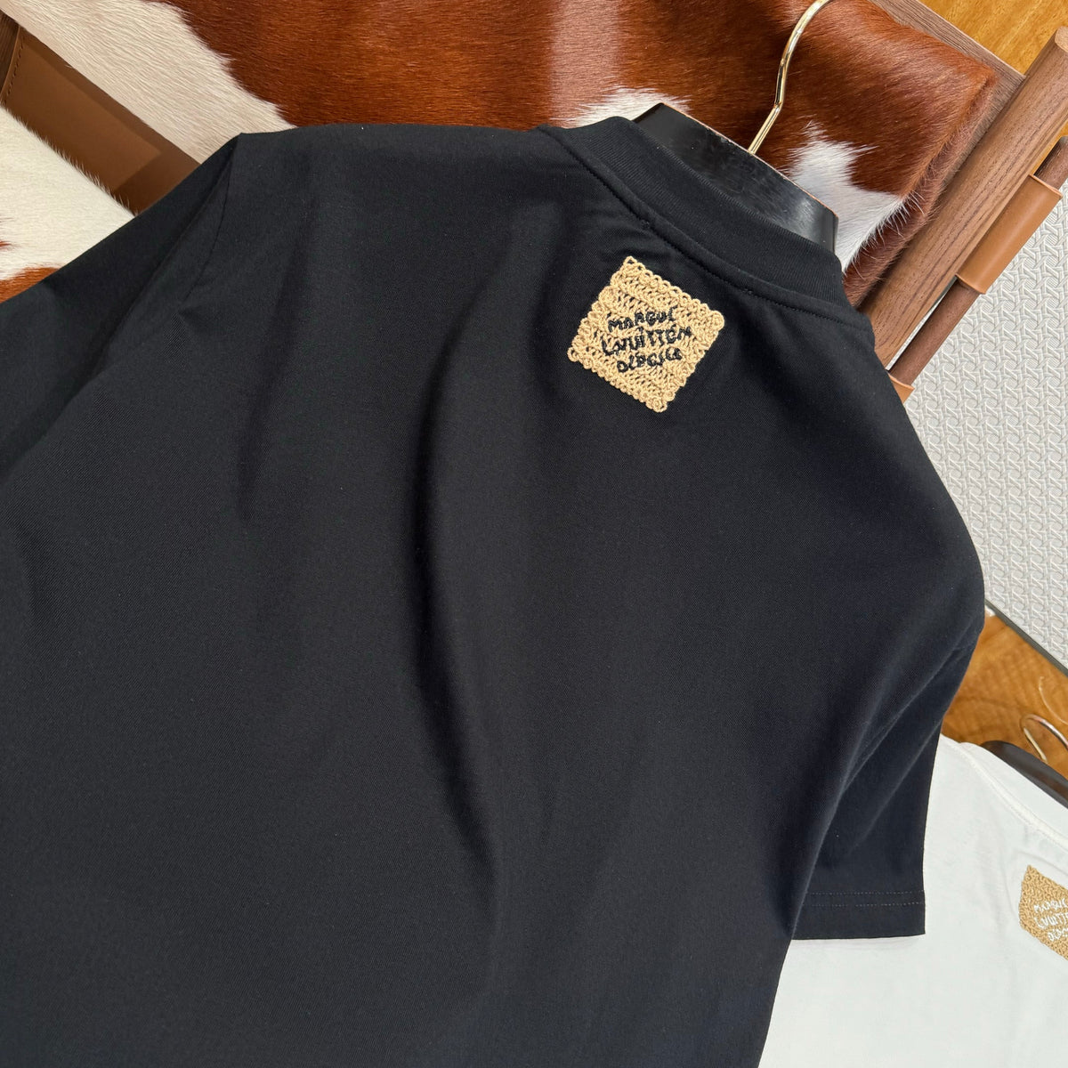 LOU T-SHIRT