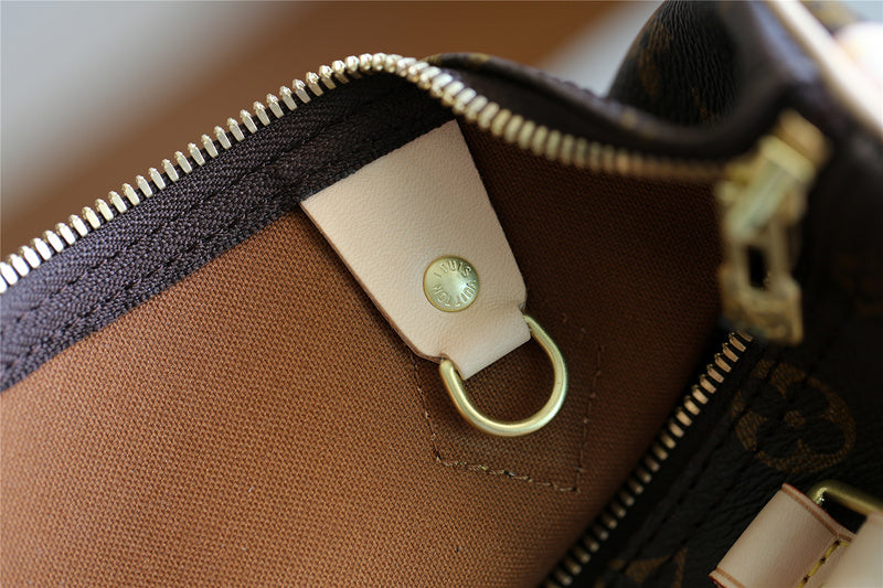 I W Fashion Lu-Vi bags - 8169