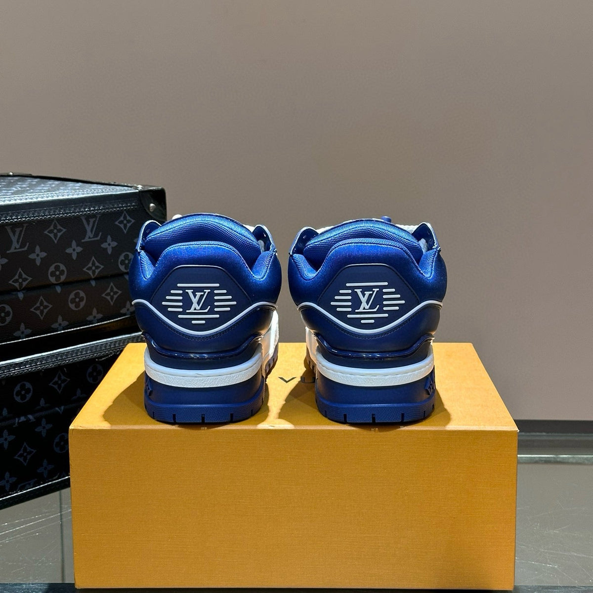 LOU TRAINERS