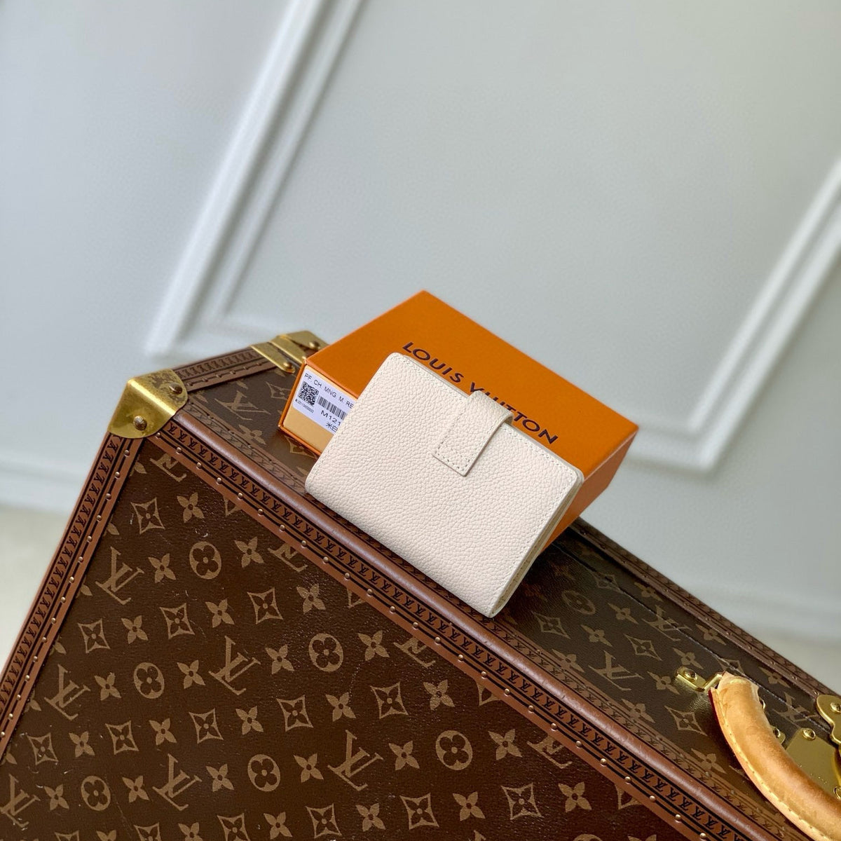 LOU LOW KEY COMPACT WALLET