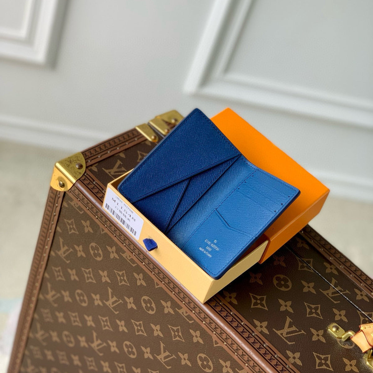 LOU POCKET ORGANIZER