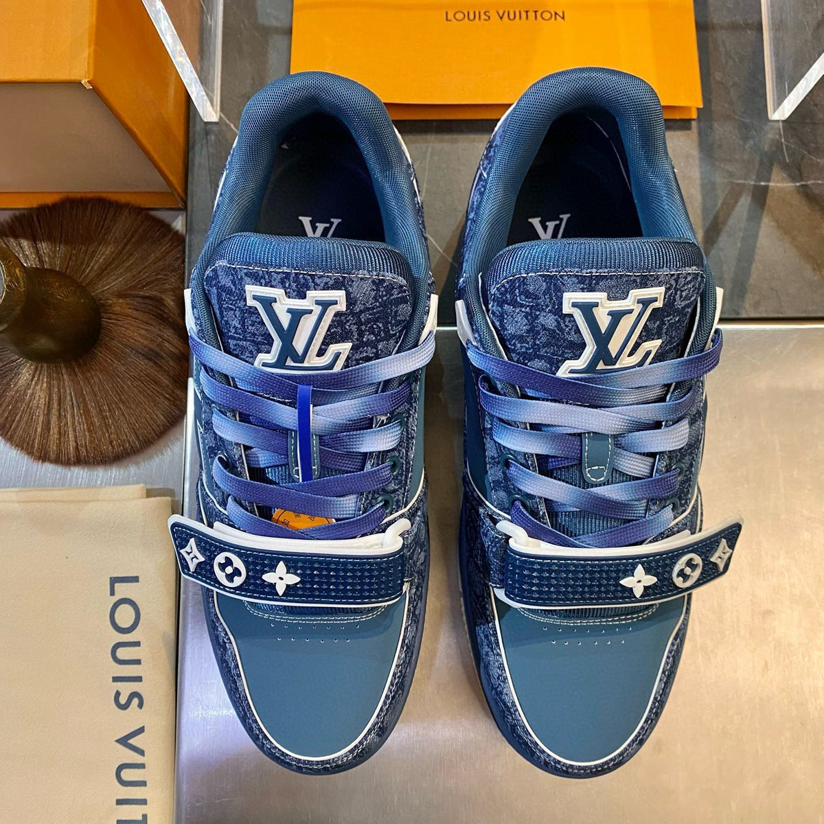 LOU TRAINERS