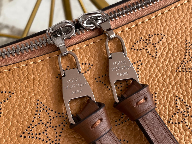 I W Fashion Lu-Vi bags - 17278