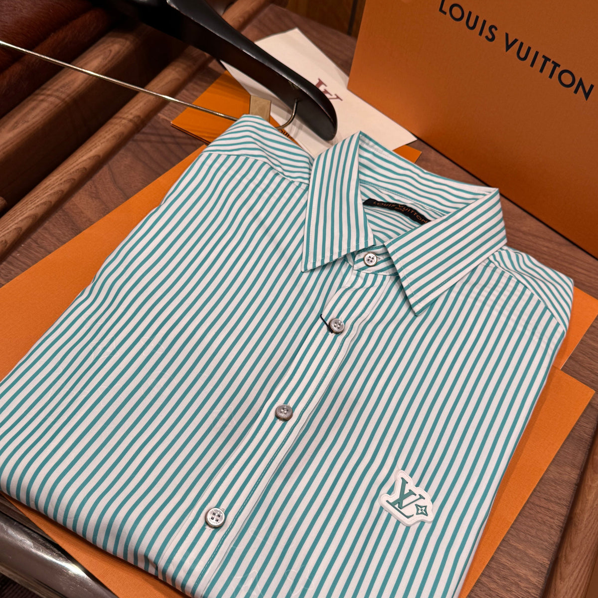 LOU SHIRT
