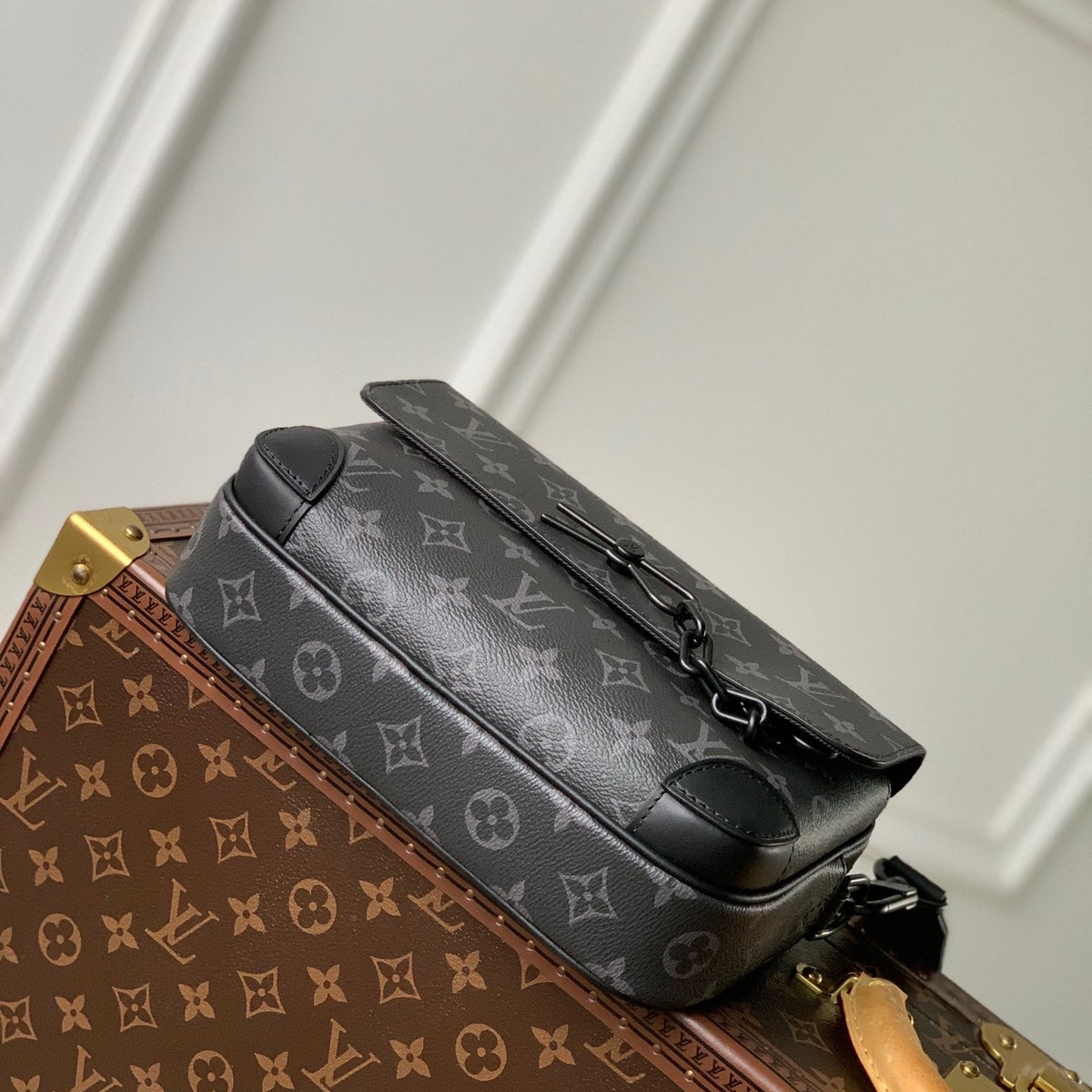 LOU STEAMER MESSENGER BAG
