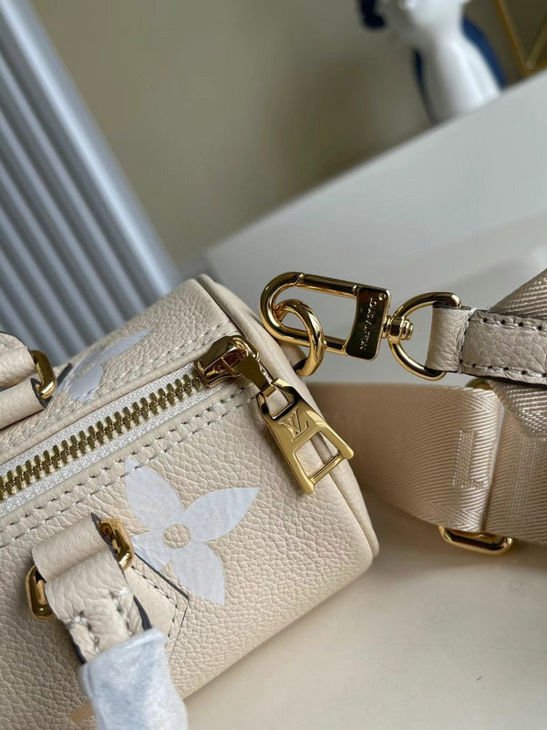 LOV2 Bags - Luxurious Bags  950