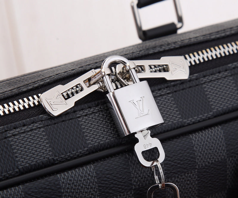 I W Fashion Lu-Vi bags - 17693