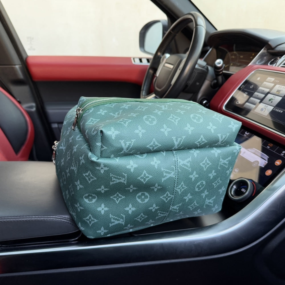 LV DISCOVERY BACKPACK PM GREEN 38CM M12780