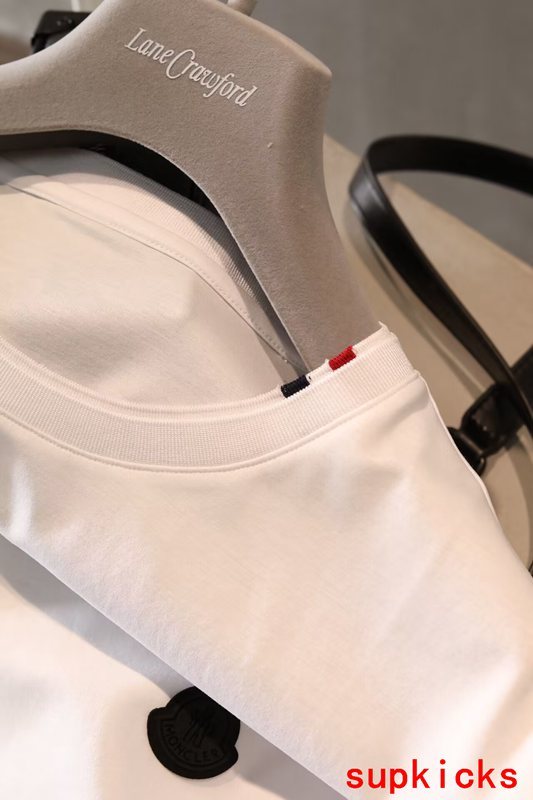 Moncler Luxury Cloth