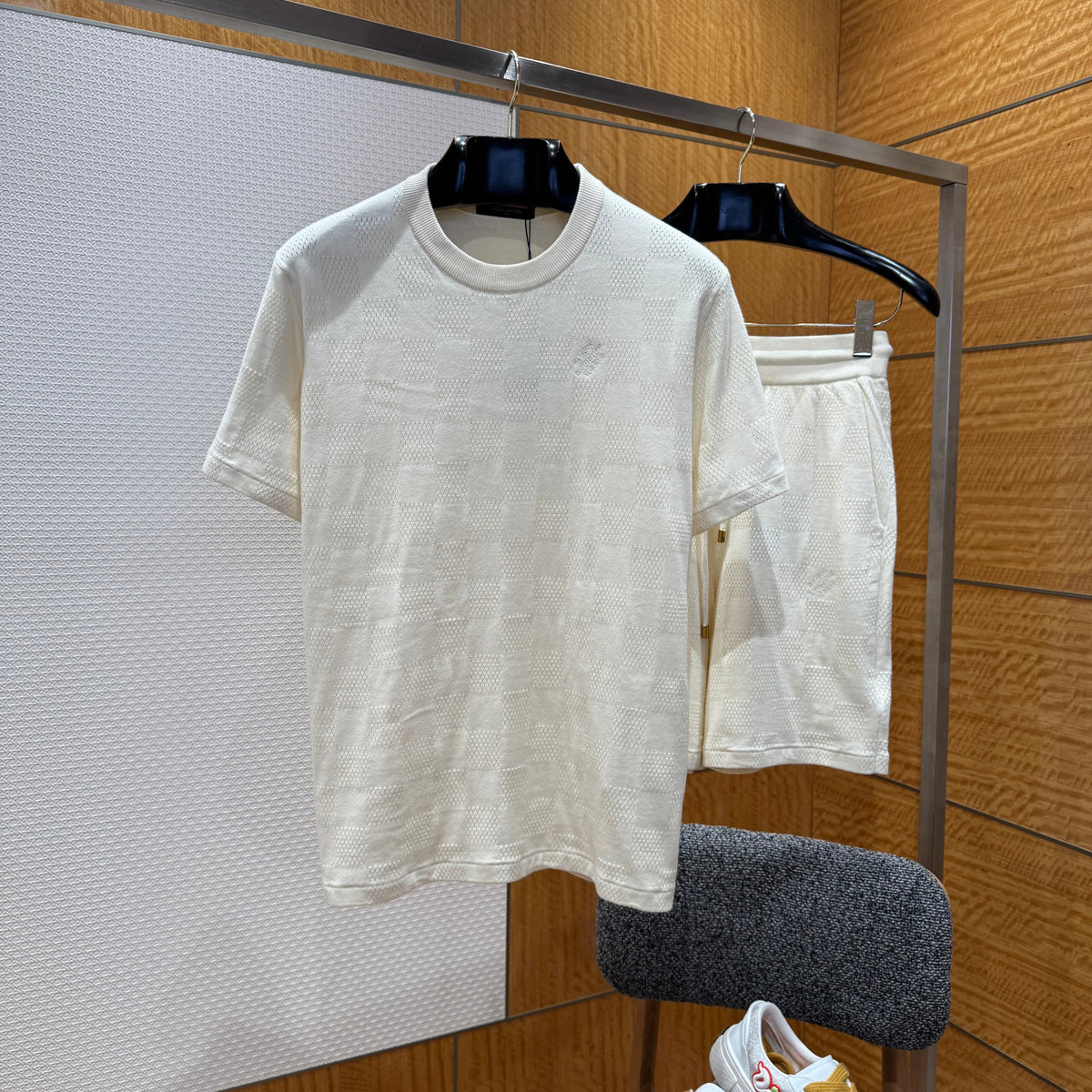 LOU T-SHIRT