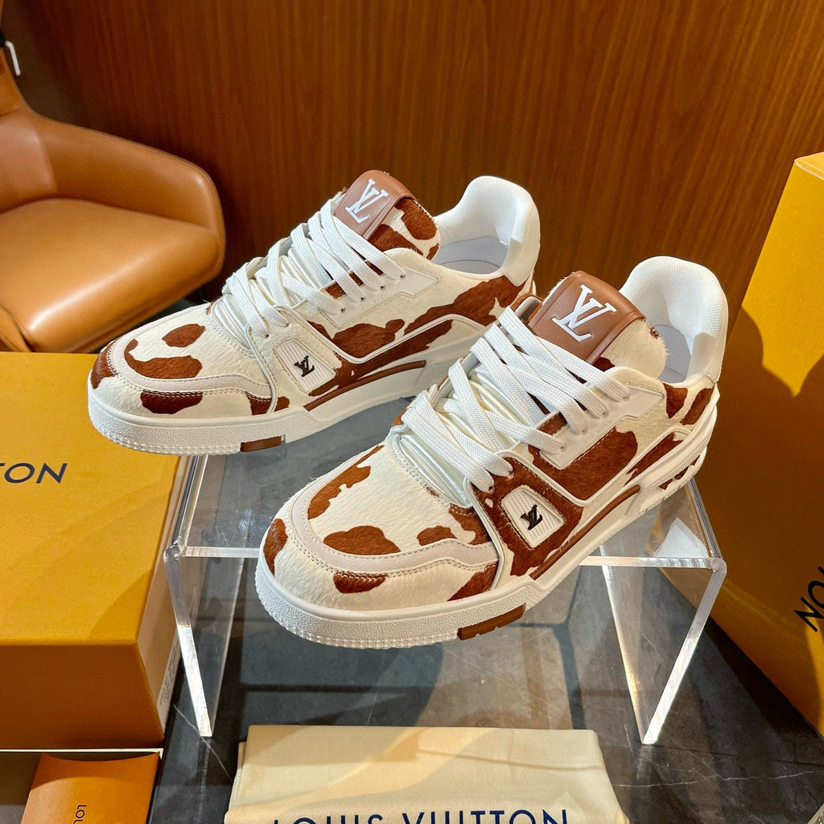LOU TRAINERS