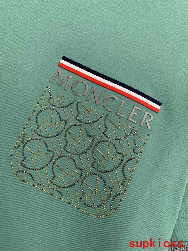 Moncler Luxury Cloth