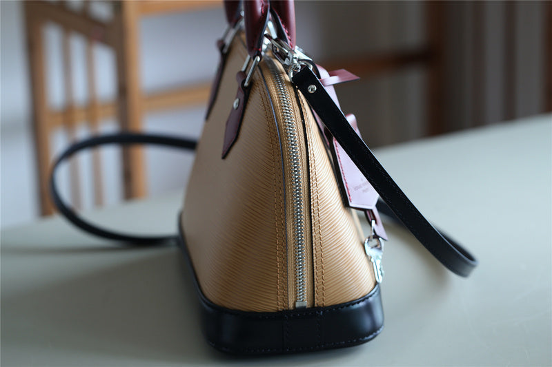 I W Fashion Lu-Vi bags - 8263