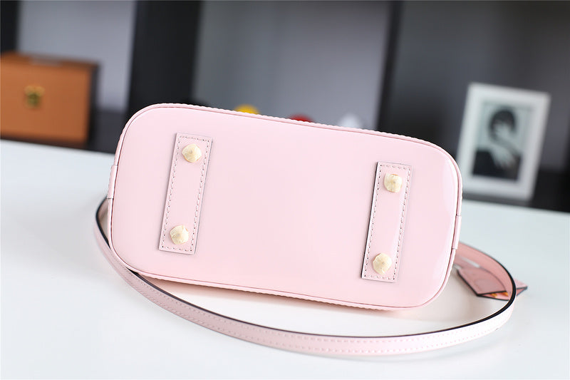 I W Fashion Lu-Vi bags - 8266