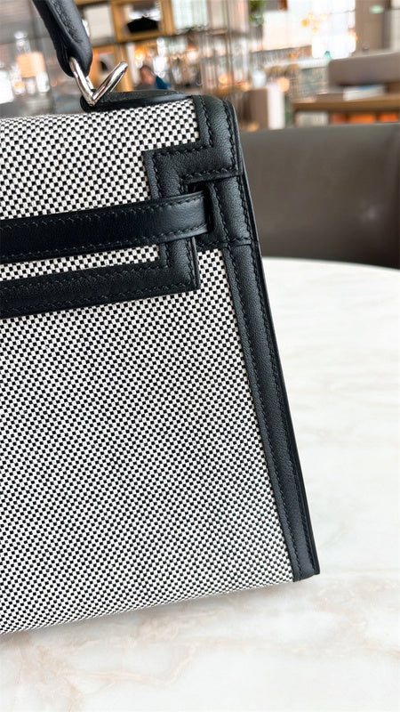 PHA - HMS Bags - 573