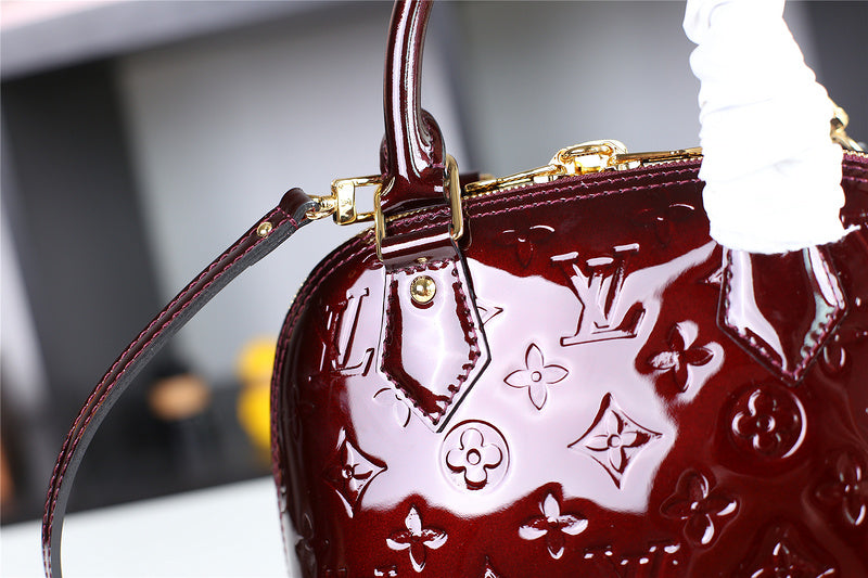 I W Fashion Lu-Vi bags - 8264
