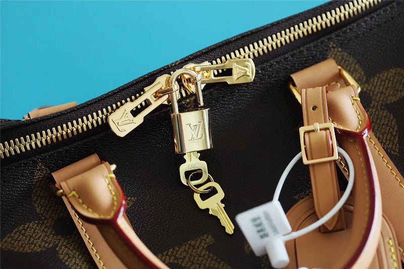 I W Fashion Lu-Vi bags - 11299