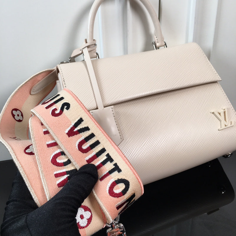 I W Fashion Lu-Vi bags - 17240