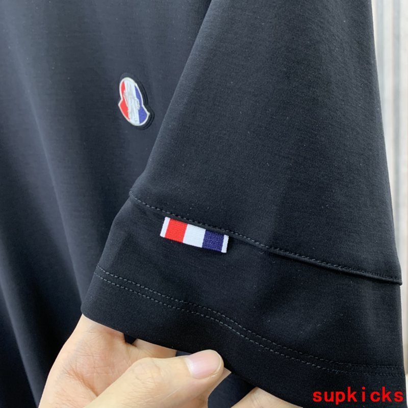 Moncler Luxury Cloth
