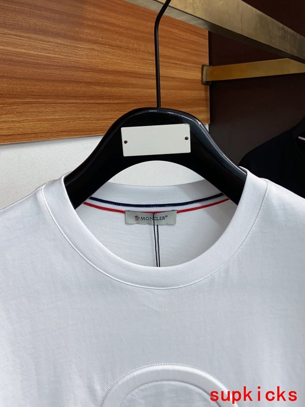 Moncler Luxury Cloth