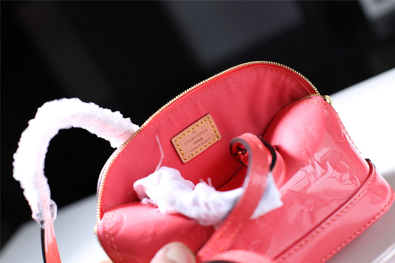 I W Fashion Lu-Vi bags - 8302
